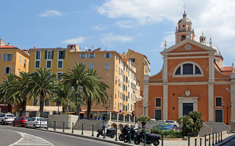 location de nacelles à Ajaccio